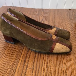 California Magdesians Suede Low Heels